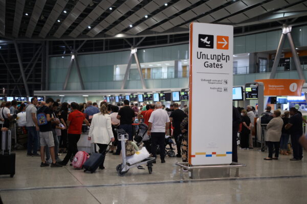 Airport Zvartnots baggage wrap service